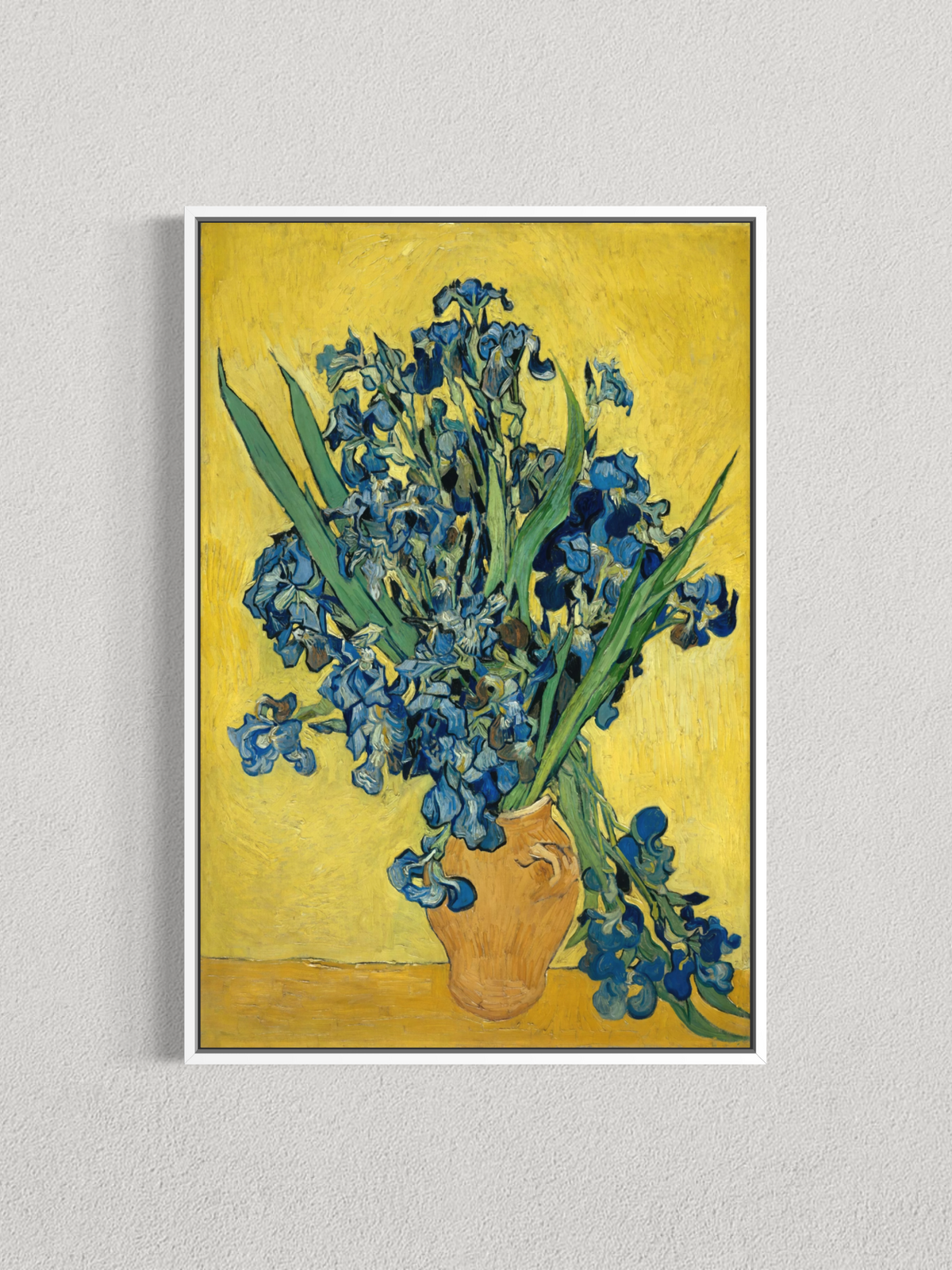 Iris bleus sur fond jaune – Affiche d’art postimpressionniste