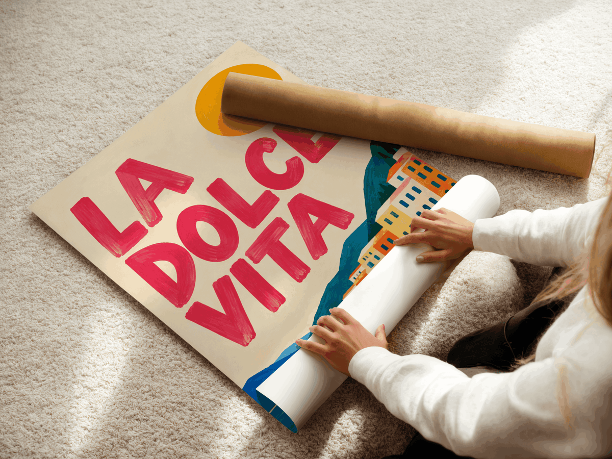 La Dolce Vita — Affiche Méditerranéenne Colorée